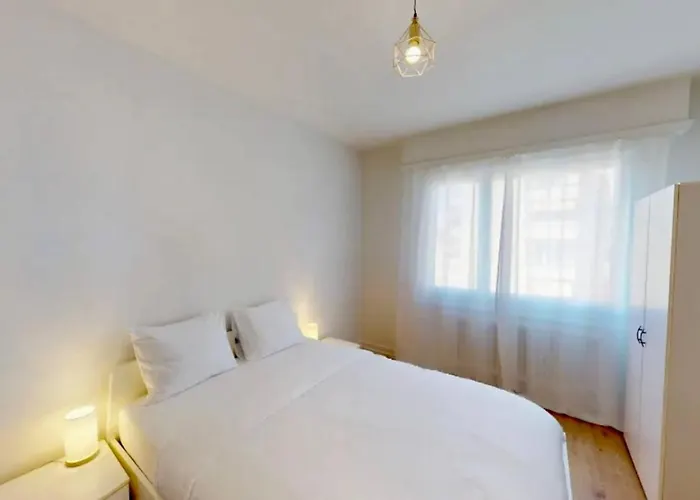 Spacious Minimalist Prilly 2br Free Parking Appartement *