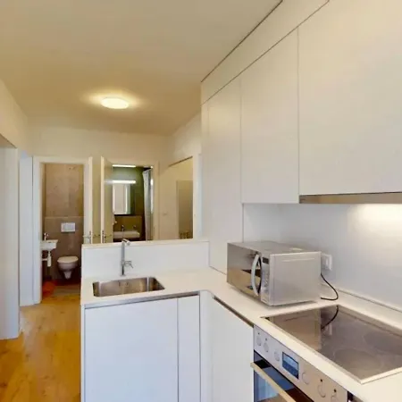Apartmán Spacious Minimalist 2br Free Parking Prilly